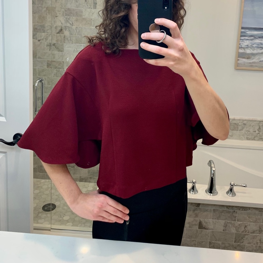 NWOT Eri + ali size S burgundy swing blouse.